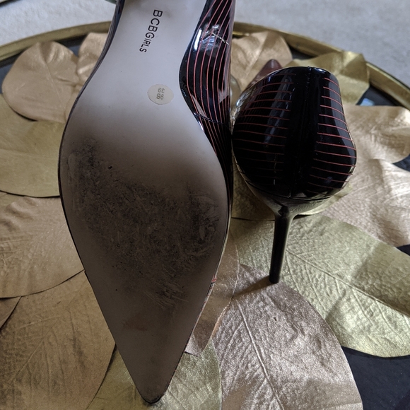 Sugar Sharp Shoes - BCBG - Picture 3 of 3